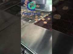 kacang dengan lapisan cokelat